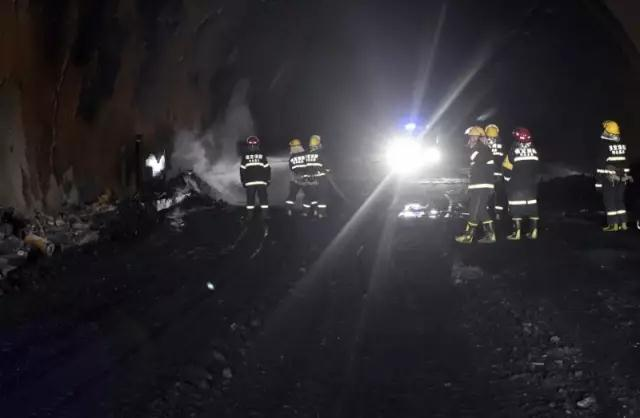 客車(chē)自動(dòng)破窗裝置,遙控自動(dòng)破玻器,破窗器,南冠破玻器